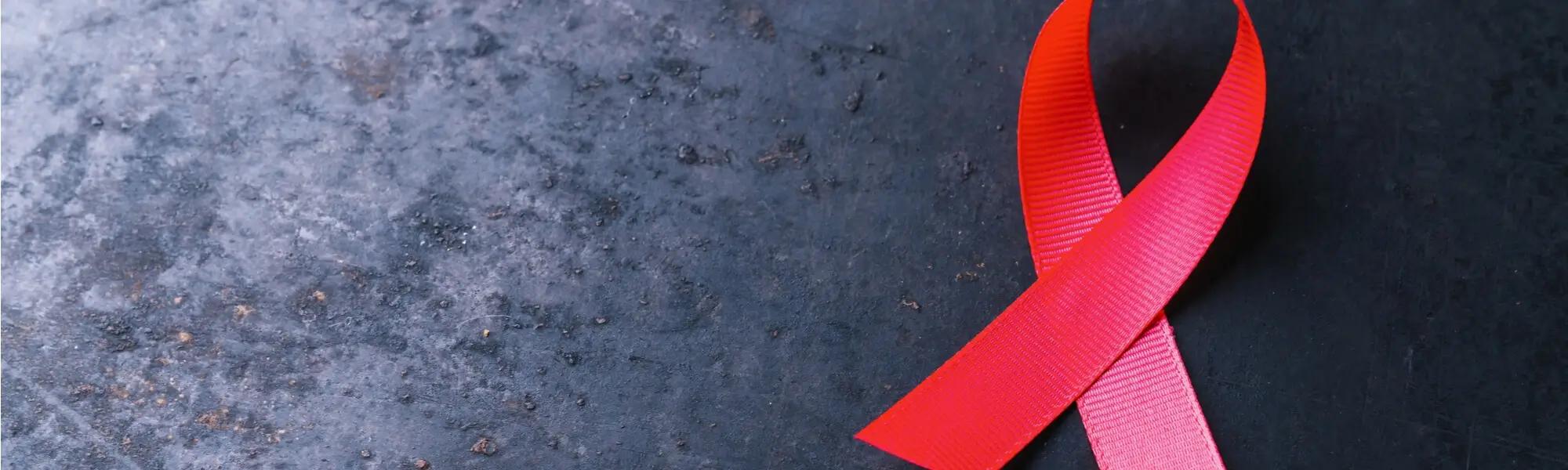 HIV - pierwsze objawy, leczenie, testy na HIV