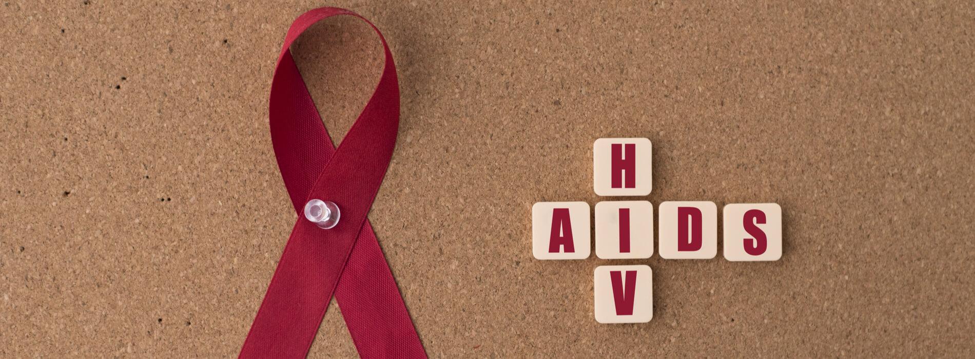 HIV- czym jest, w jaki sposób można się zarazić? Kiedy wykonać testy  na HIV?