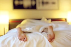 Ciągłe zmęczenie i senność - jakie są najczęstsze przyczyny?